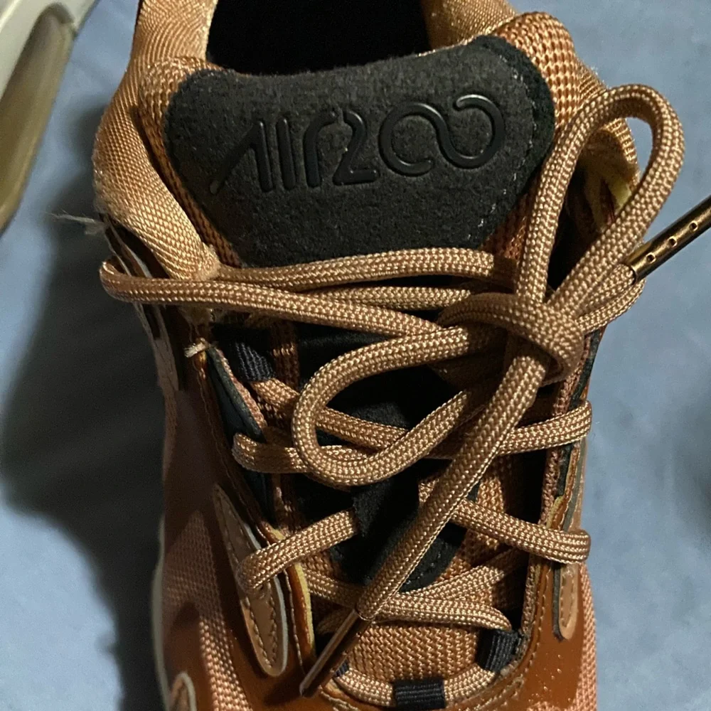 Nike Women’s Brown and Black Sneakers Size 6